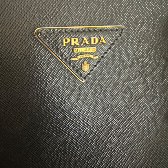 Black Prada Medium Galleria Saffiano Bag - Picture 14 of 16